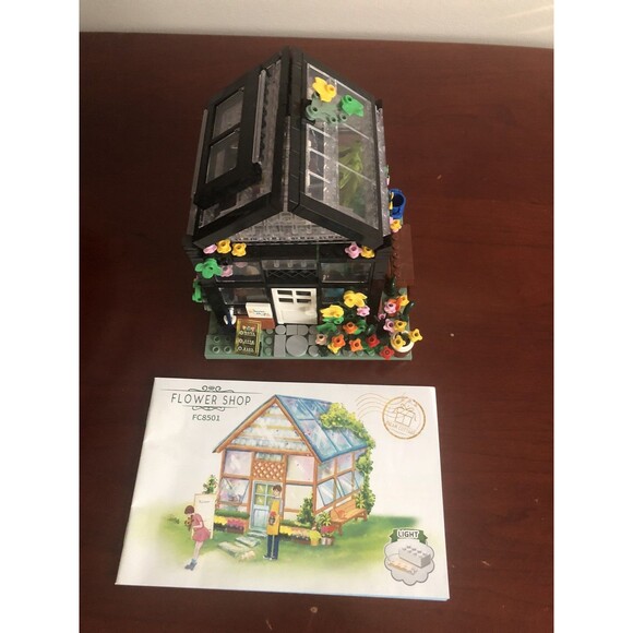 Dream Cottage Flower Shop FC8501 Building Preassembled Selling As Parts Only - Picture 1 of 7